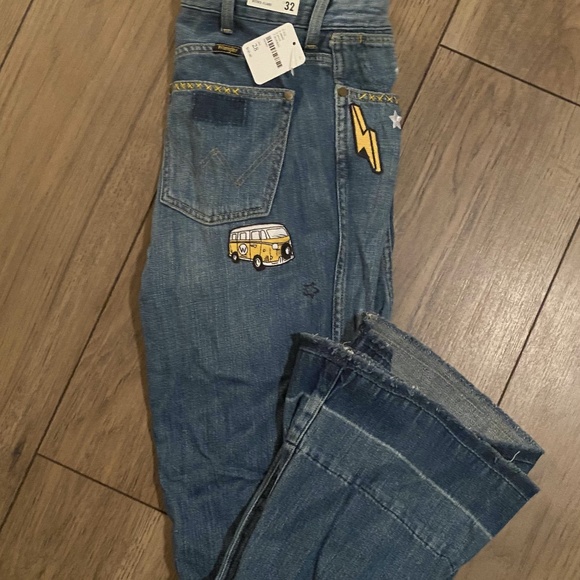 Wrangler Retro Badge Flare Jeans  SOLD OUT SZ 28 - Picture 2 of 4